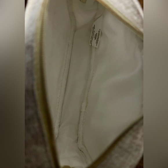 NEW CHANEL BEAUTE’ Gold Logo Shimmering Cosmetic Makeup Bag Pouch Clutch - Picture 6 of 13